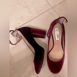 COPY - Gorgeous velvet ankle strap chunky heels in burgundy. Size 7.5